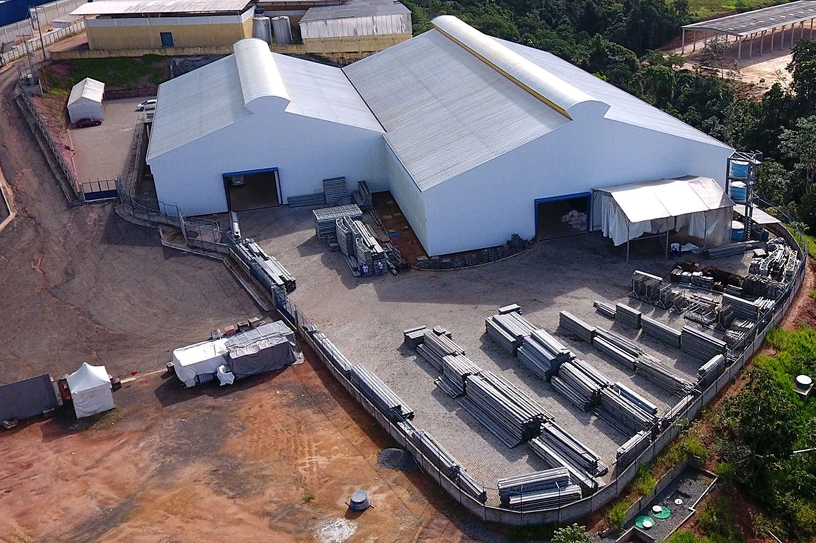 Base operacional TAO — galpão de fabricação (2)